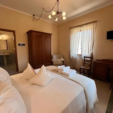 Melany Vicino Centro 3* 루카