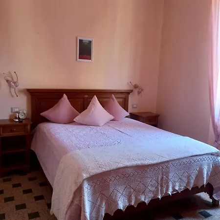Melany Vicino Centro Bed & Breakfast *